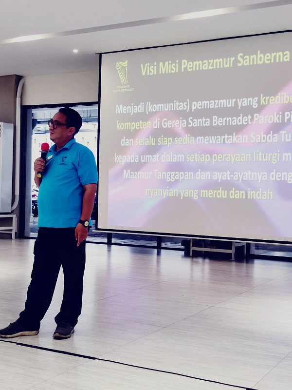 Plt Koordinator Pemazmur Totot Herwinoto sedang menyampaikan sesi ketiga PAKAI_1